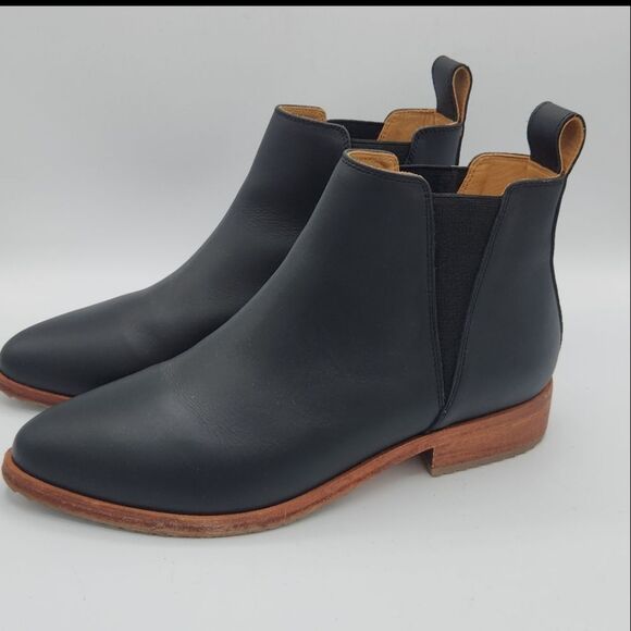Nisolo Eva Everyday Chelsea Black Leather Ankle Boots - Picture 3 of 10